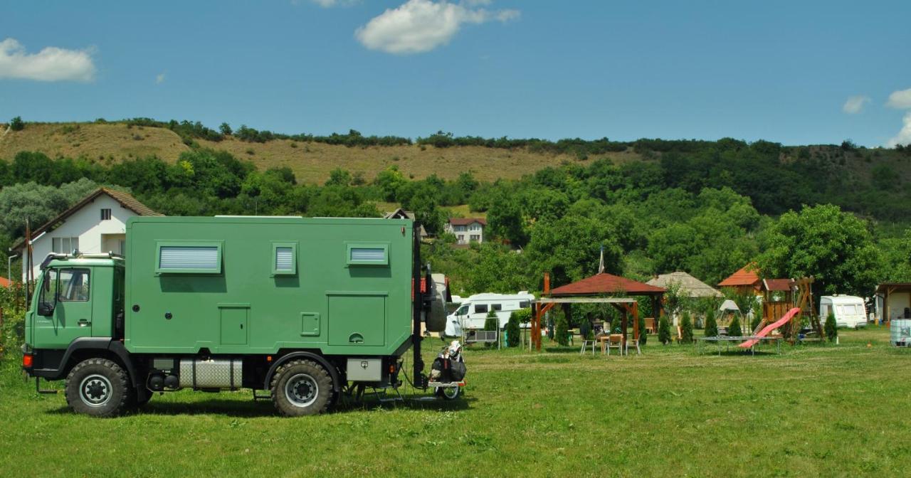 Camping La Foisor Турда Екстериор снимка