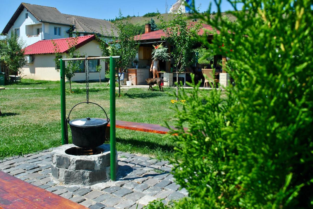 Camping La Foisor Турда Екстериор снимка