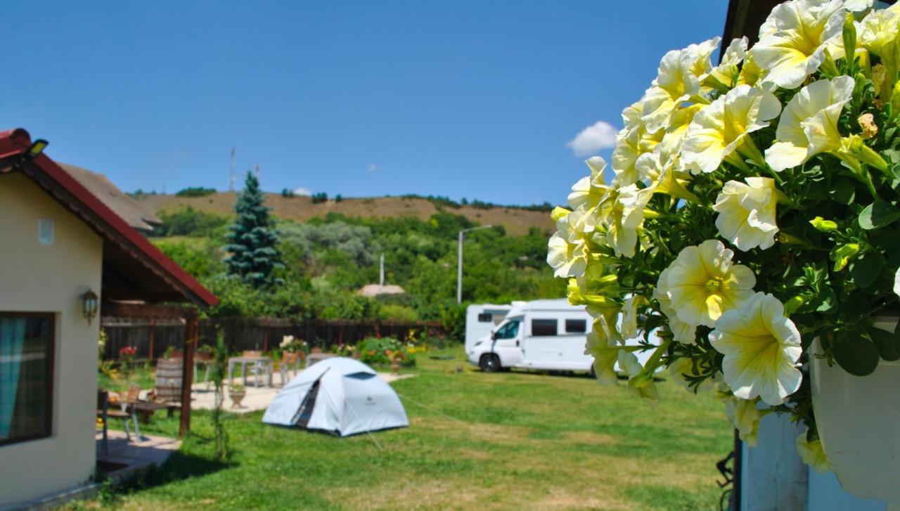 Camping La Foisor Турда Екстериор снимка