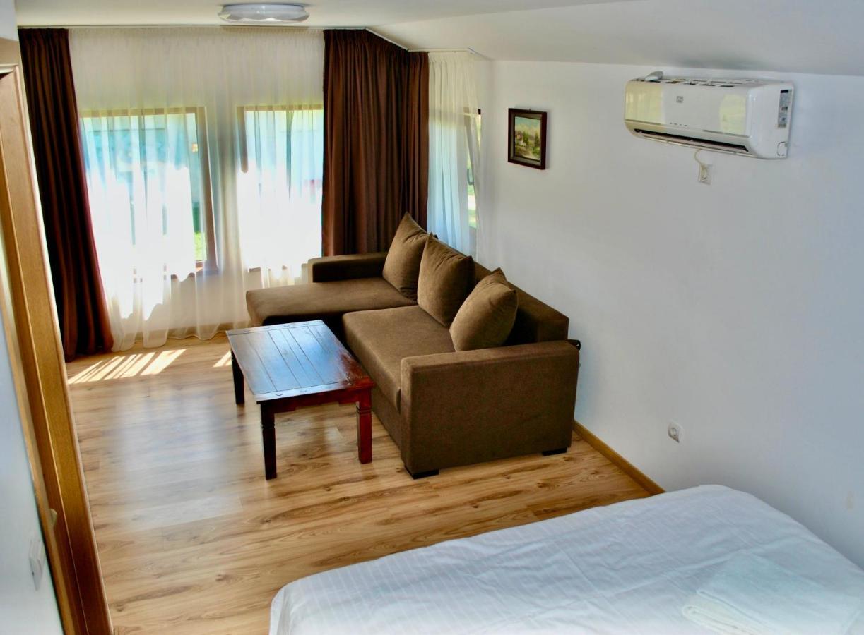 Camping La Foisor Турда Екстериор снимка